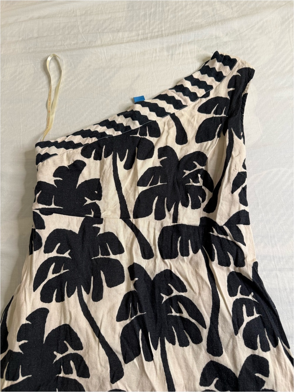 One-Shoulder Black & White Palm-Print Maxi Dress - Picture 4 of 5